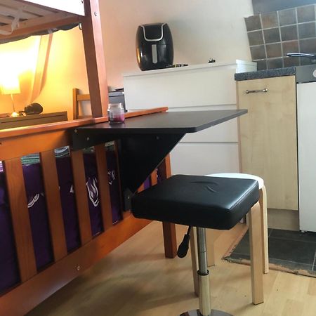 Peaceful Studio-Flat With Driveway In Golders Green Lägenhet London Exteriör bild